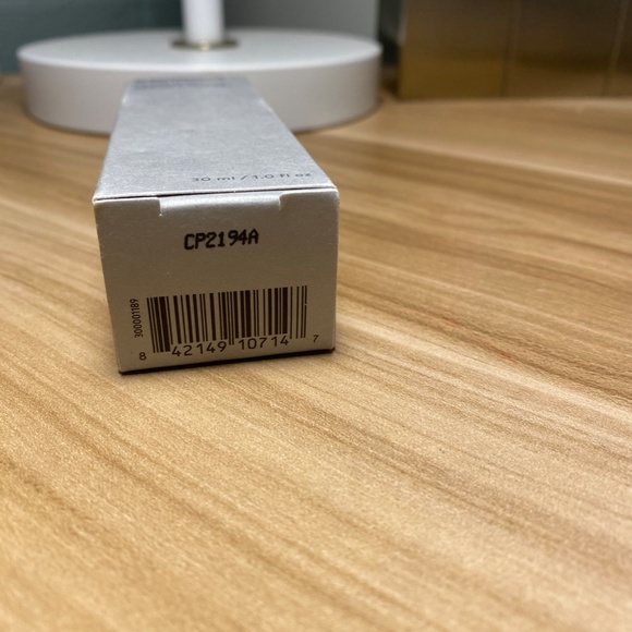 Beautycounter Glow First Priming Serum- NEW - Picture 3 of 5